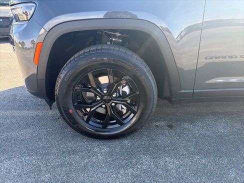 New 2026 Jeep Grand Cherokee Altitude AWD/4WD image 5
