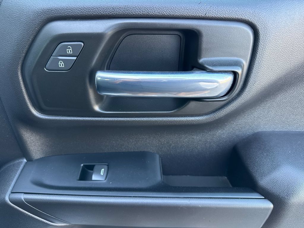 Used 2023 Chevrolet Silverado 1500 Custom RWD image 18