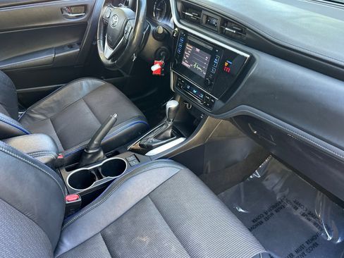 Used 2019 Toyota Corolla SE FWD image 31