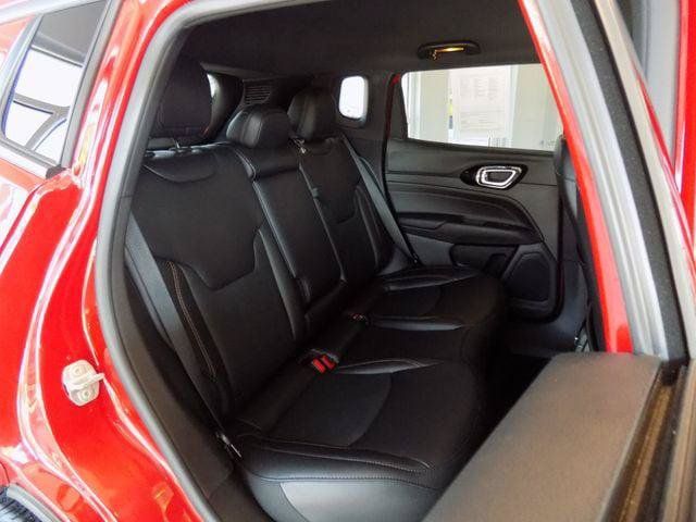 Certified 2022 Jeep Compass Limited AWD/4WD image 31