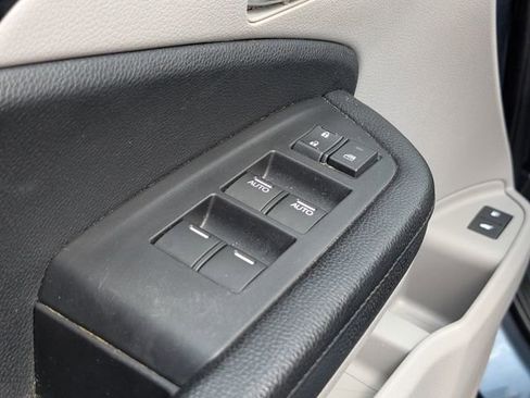 Used 2018 Honda Pilot Touring image 17