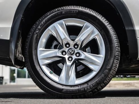Used 2016 Toyota Highlander Limited FWD image 13