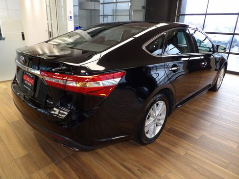 Used 2013 Toyota Avalon XLE Premium image 6