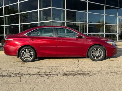 Used 2015 Toyota Camry SE image 2