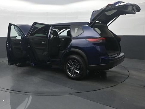 Used 2026 Nissan Rogue SV FWD image 38
