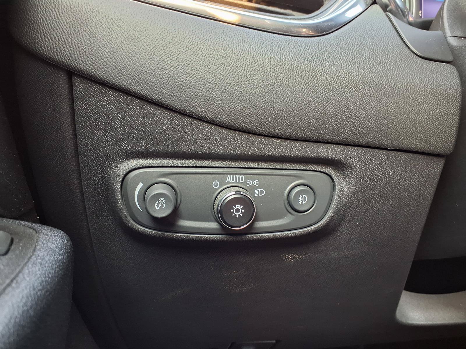 Used 2021 Chevrolet Equinox LT FWD image 11