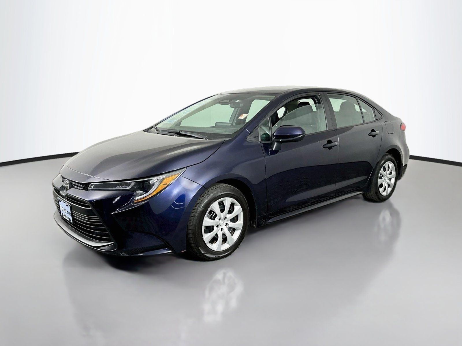 Used 2023 Toyota Corolla LE FWD image 4