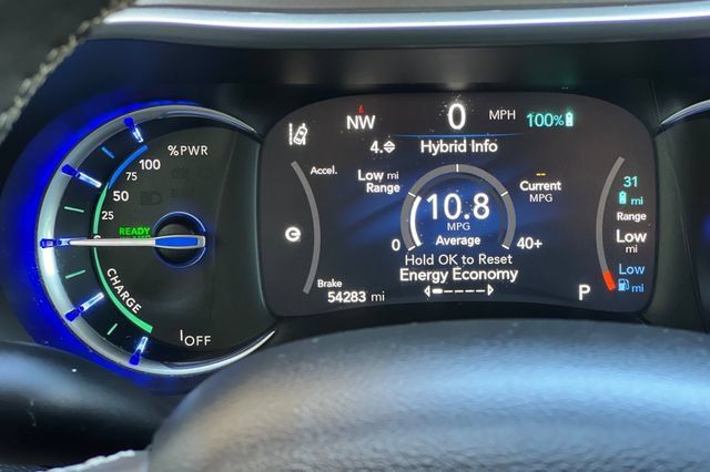 Used 2024 Chrysler Pacifica Limited FWD image 31