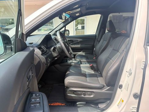 Certified 2023 Honda Passport TrailSport image 10