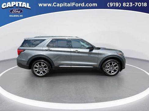 Used 2025 Ford Explorer Platinum w/ Ultimate Package AWD/4WD image 9