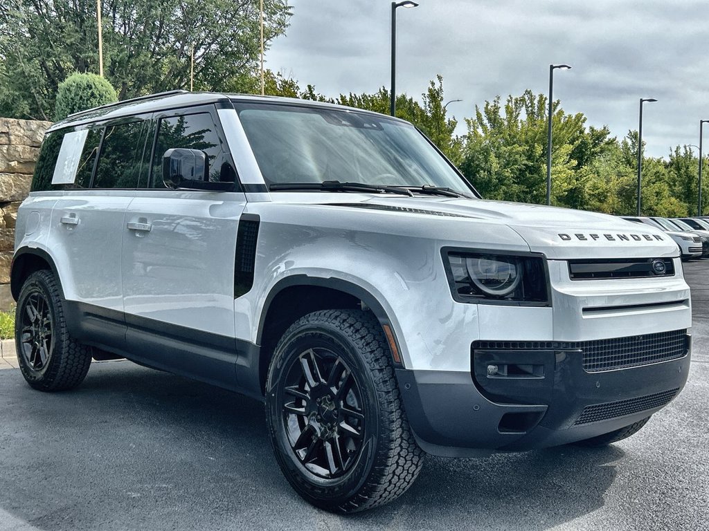 Used 2026 Land Rover Defender 110 S AWD/4WD image 7