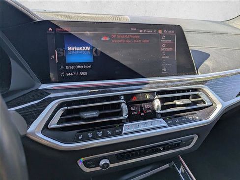 Used 2021 BMW X7 xDrive40i w/ M Sport Package AWD/4WD image 11