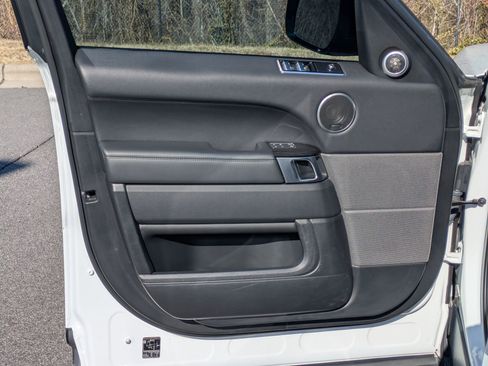 Used 2019 Land Rover Range Rover Sport HSE image 20