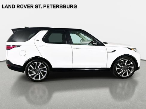 Used 2025 Land Rover Discovery Dynamic SE AWD/4WD image 4
