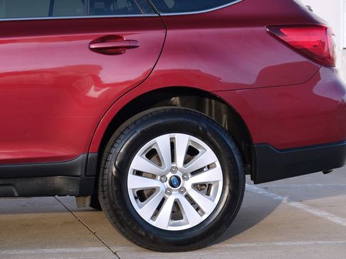 Used 2017 Subaru Outback 2.5i Premium image 25