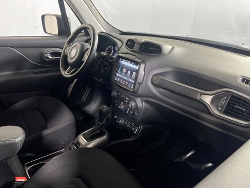 Used 2022 Jeep Renegade Latitude w/ Convenience Group AWD/4WD image 28