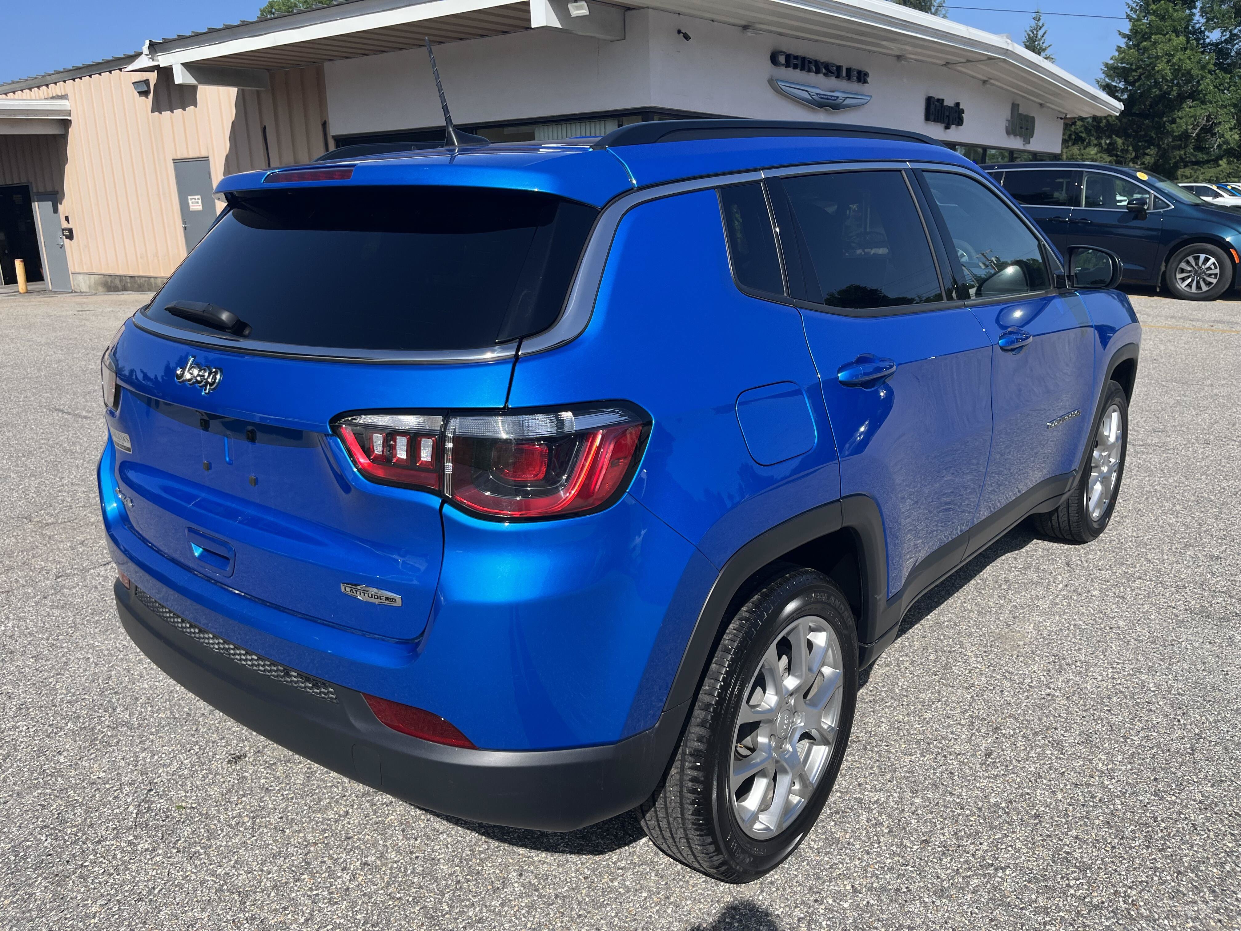 Certified 2024 Jeep Compass Latitude AWD/4WD image 5