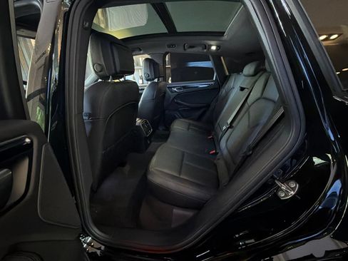 Certified 2023 Porsche Macan Turbo AWD/4WD image 8