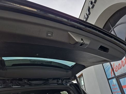 Used 2025 GMC Yukon Denali image 99