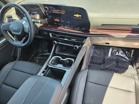 New 2026 Chevrolet Traverse Z71 w/ Enhanced Driving Package AWD/4WD image 8