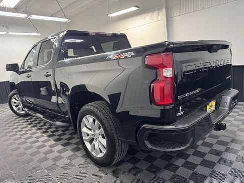 Used 2020 Chevrolet Silverado 1500 Custom w/ Custom Value Package image 5