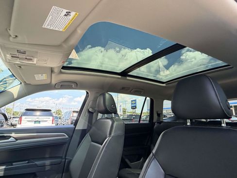 Used 2021 Volkswagen Atlas SE w/ Panoramic Sunroof Package AWD/4WD image 10
