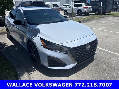 Used 2024 Nissan Altima 2.5 SR w/ SR Premium Package FWD image 1