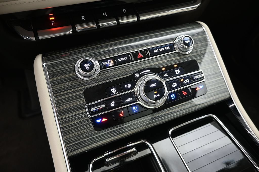 Used 2023 Lincoln Aviator Black Label w/ Jet Package AWD/4WD image 25