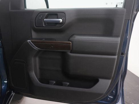 Used 2020 Chevrolet Silverado 1500 RST w/ All-Star Edition image 11