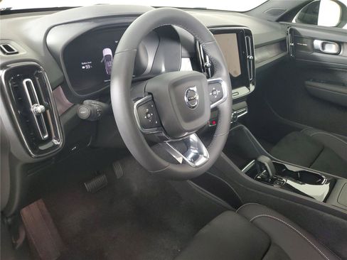 Certified 2024 Volvo C40 P8 Recharge Ultimate w/ Protection Package Premier RWD image 24