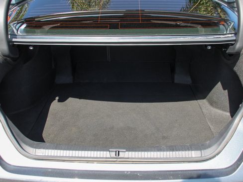 Used 2019 Toyota Avalon XLE image 8