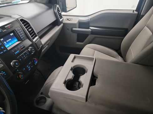 Used 2016 Ford F150 XLT w/ XTR Package image 30