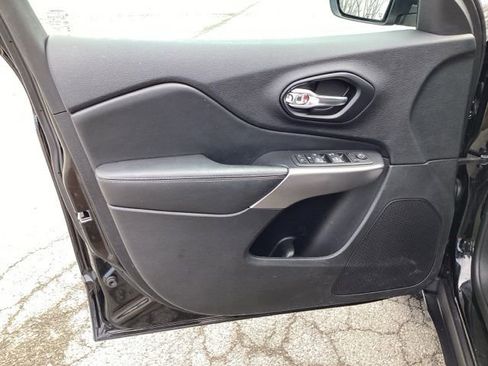 Used 2021 Jeep Cherokee Latitude Lux w/ Trailer Tow Group image 23