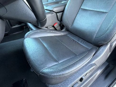 Used 2025 GMC Sierra 1500 SLT AWD/4WD image 15