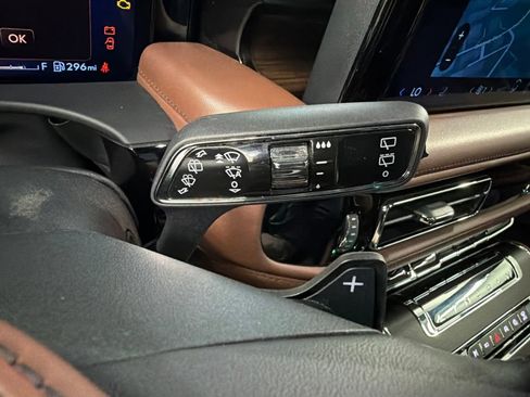 Certified 2025 Lincoln Aviator Reserve w/ Jet Appearance Package AWD/4WD image 20