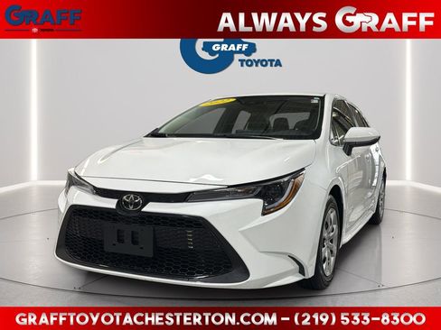 Used 2022 Toyota Corolla LE image 1