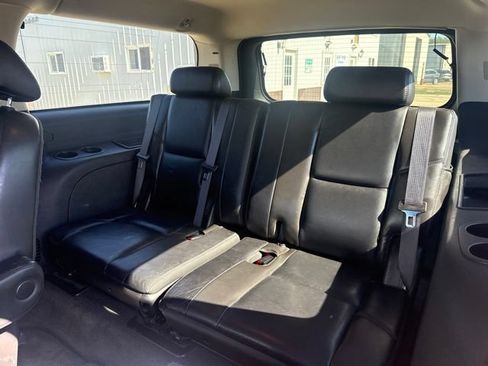 Used 2008 Cadillac Escalade ESV AWD image 7