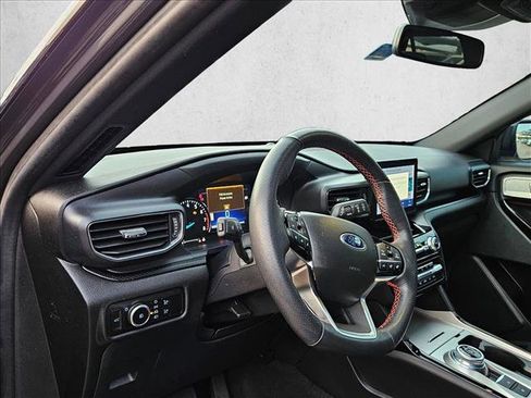 Used 2023 Ford Explorer ST-Line w/ Class IV Trailer Tow Package image 11