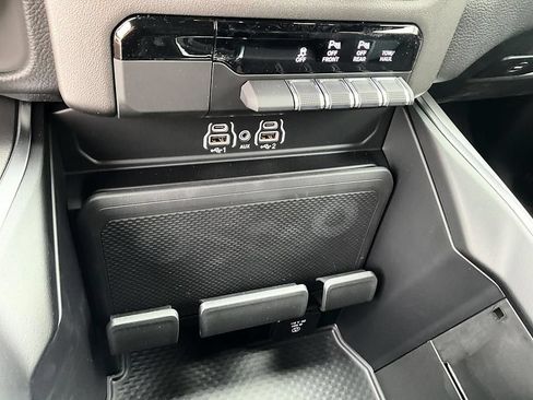 New 2026 RAM 1500 Big Horn w/ Night Edition AWD/4WD image 23