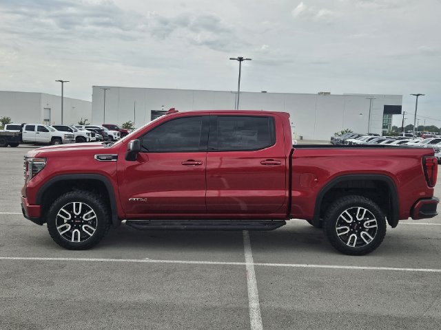 Used 2025 GMC Sierra 1500 AT4 w/ AT4 Premium Package AWD/4WD image 4