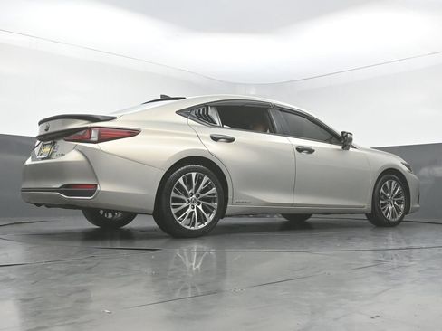 Used 2019 Lexus ES 300h w/ Premium Package FWD image 42
