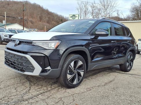 New 2026 Volkswagen Taos SE image 1