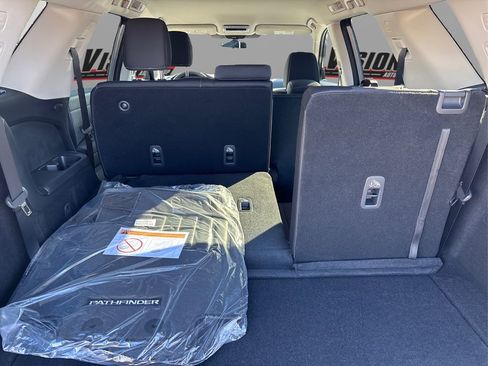 New 2025 Nissan Pathfinder SV image 11