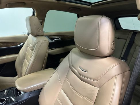 Used 2023 Cadillac XT5 Sportv w/ Platinum Package AWD/4WD image 4