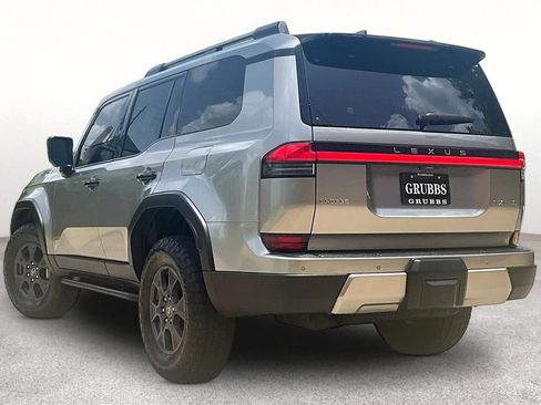 Used 2024 Lexus GX 550 AWD/4WD image 16