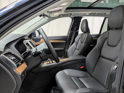 Used 2024 Volvo XC90 B5 Plus w/ Protection Package Premier image 15