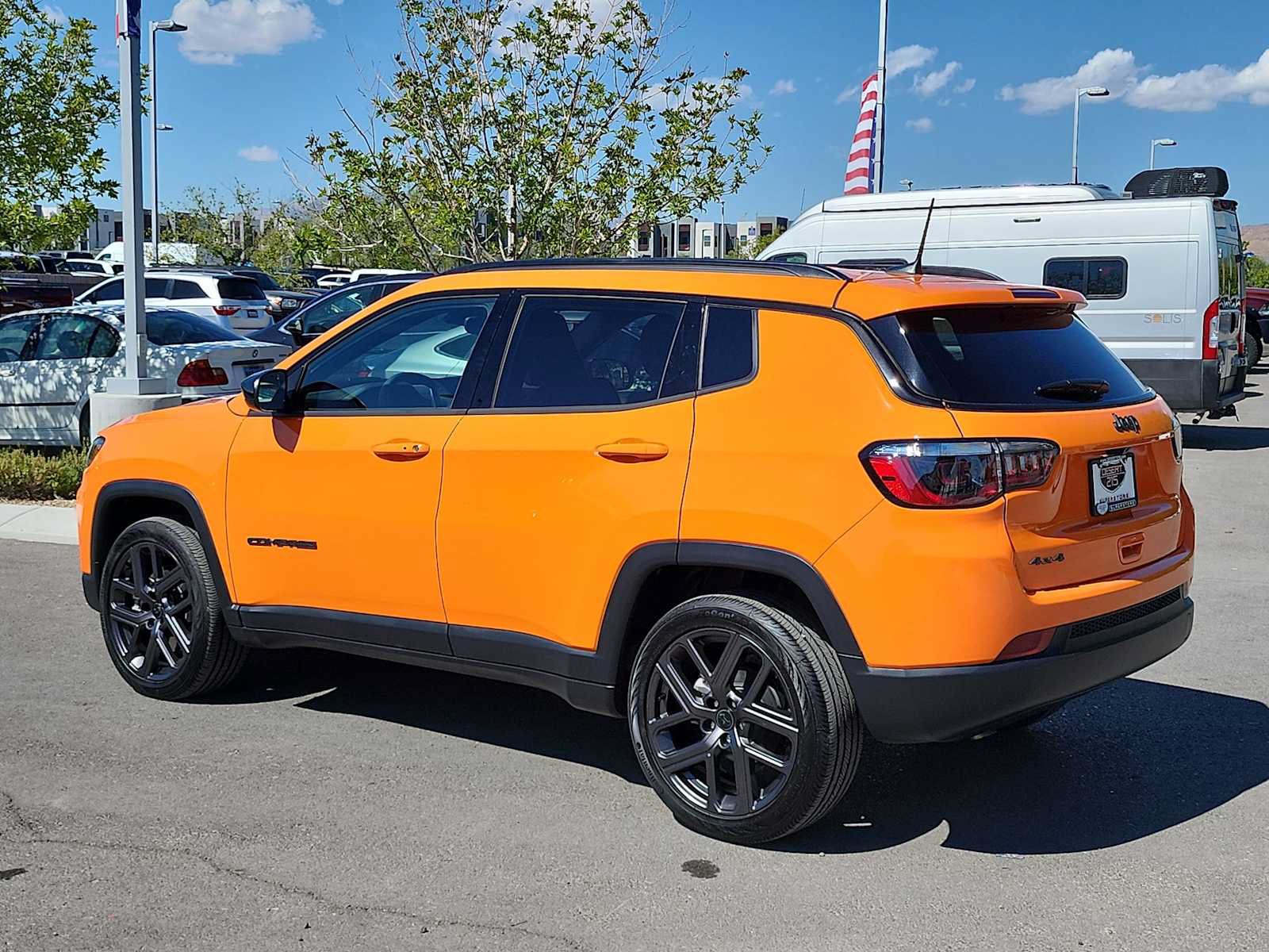 Used 2026 Jeep Compass Latitude AWD/4WD image 6