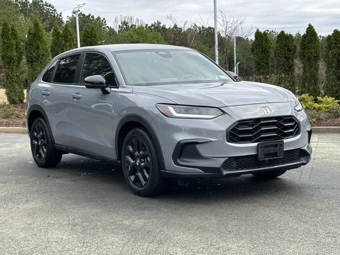 Used 2023 Honda HR-V Sport image 2