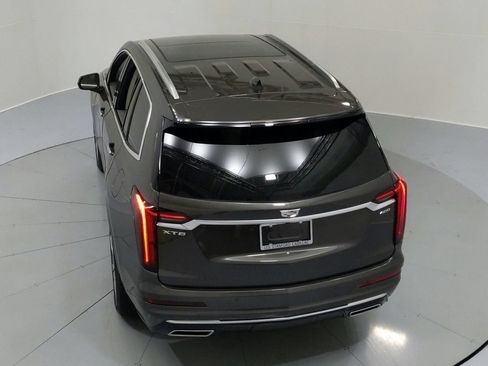 Used 2020 Cadillac XT6 Premium Luxury FWD image 16