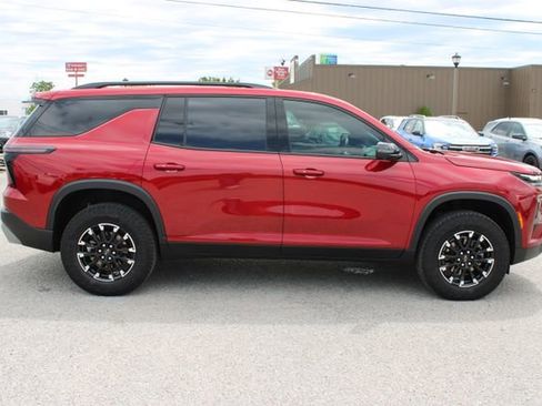 Used 2026 Chevrolet Traverse Z71 w/ Driver Confidence Package AWD/4WD image 4